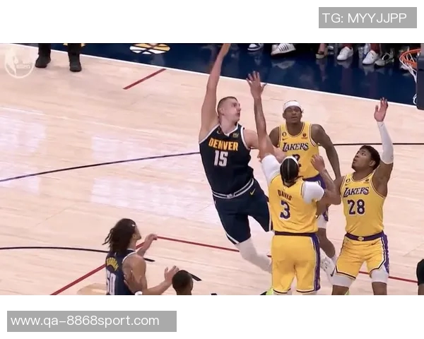 布劳恩展现排球技巧接穆雷长传双手垫球成功完成空接